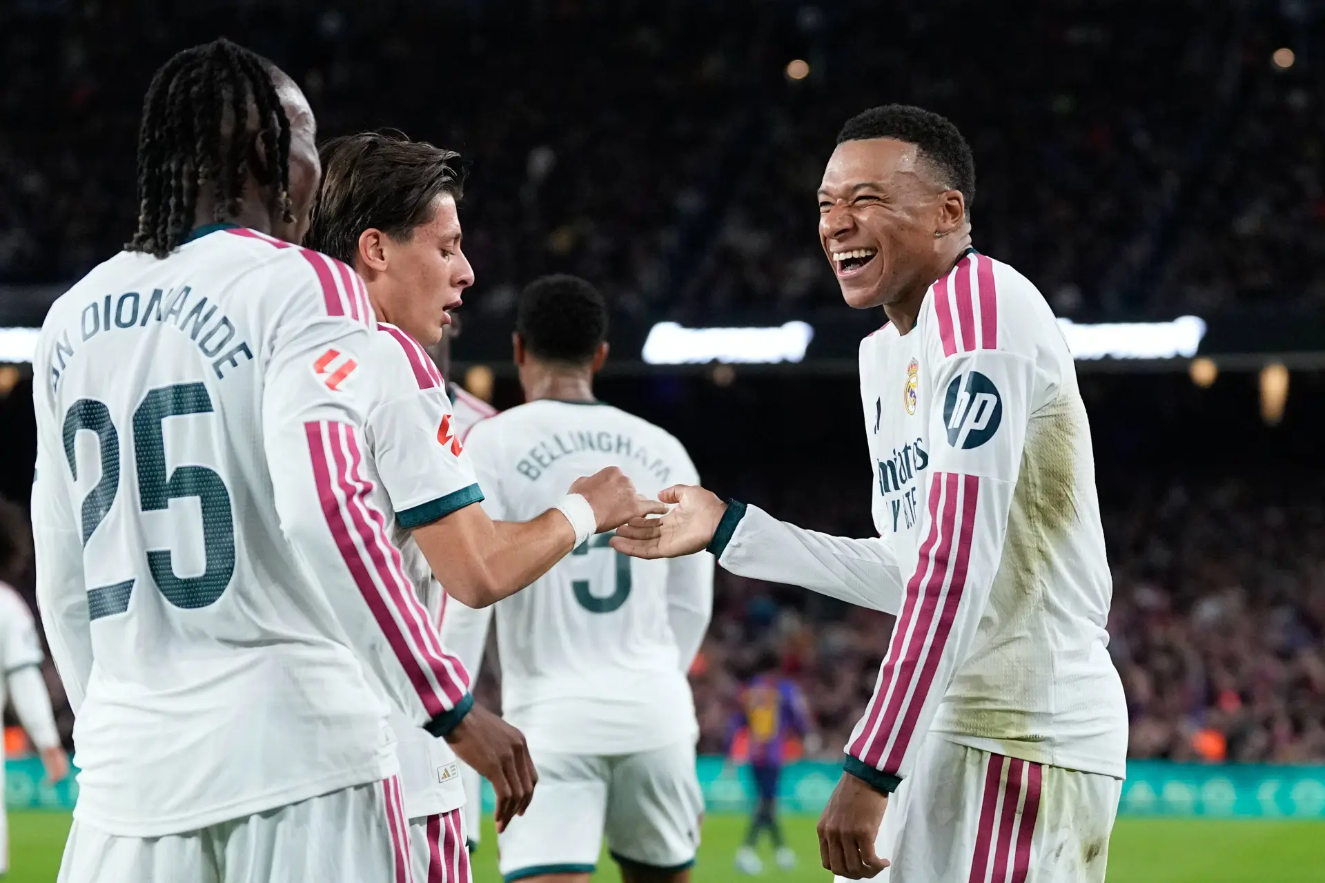 Liga : Mbappé fait tomber le Barça et offre le Clasico au Real