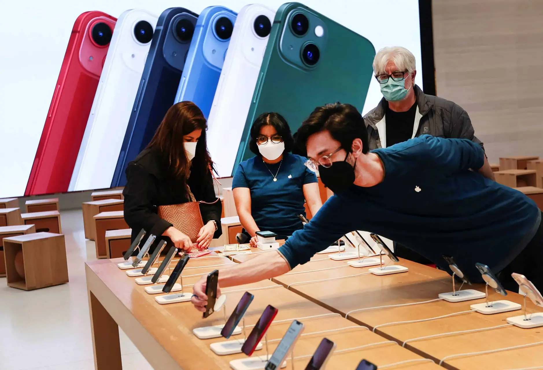 107032899 1647618290816 apple