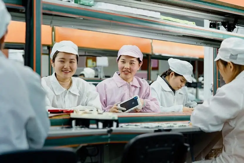 apple sr report 2019 women assembly iphone 03062019