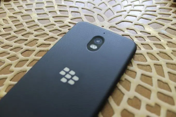 blackberry aurora 1