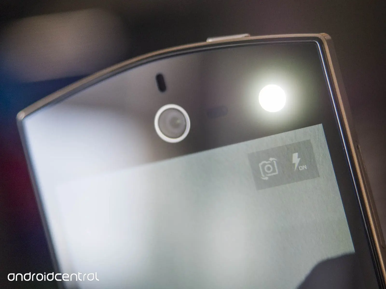 blu selfie flash front
