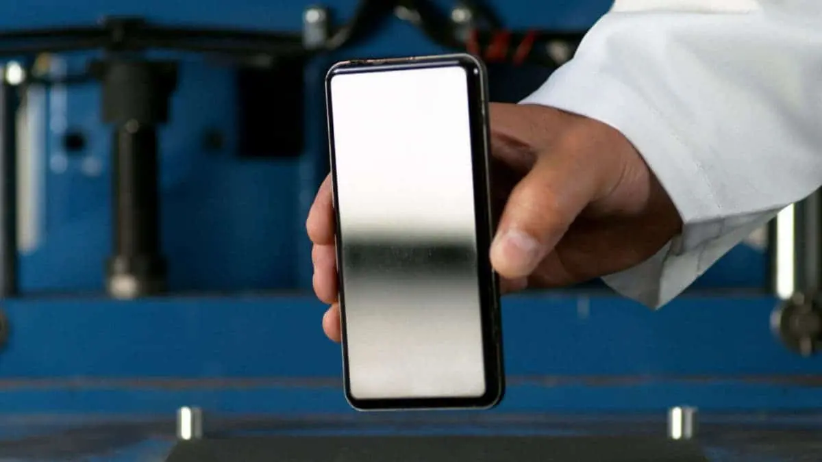 corning gorilla glass victus display on smartphone puck 1200x675 1
