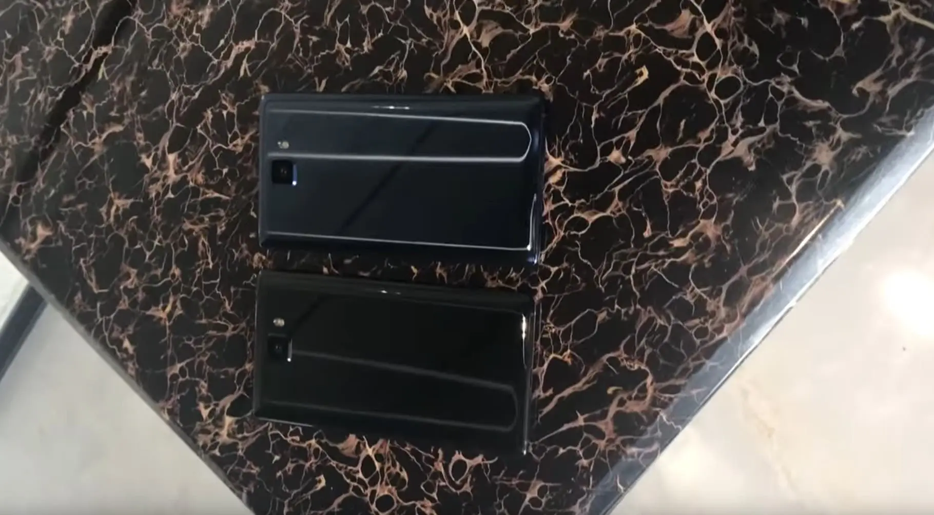 elephones8back
