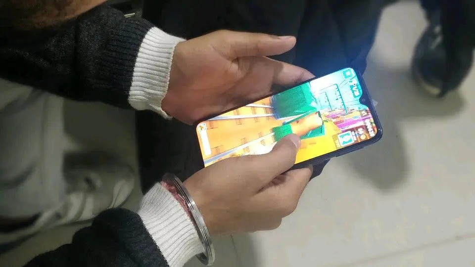 galaxy m20 first impressions 1