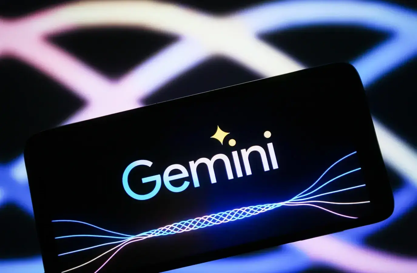 gemini nano running on pixel 8 pro the first smartphone with ai built in