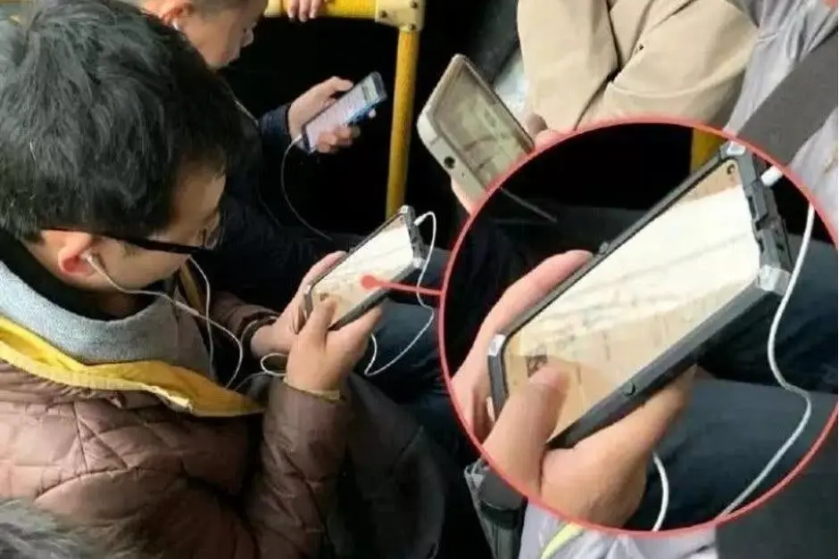 huawei nova 4 spotted in the wild with display hole and headphone jack