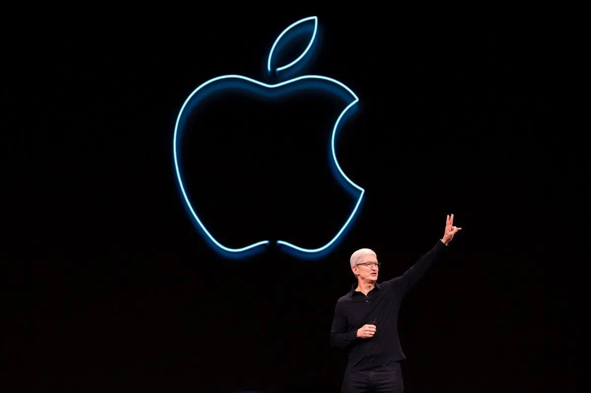 iphone tim cock