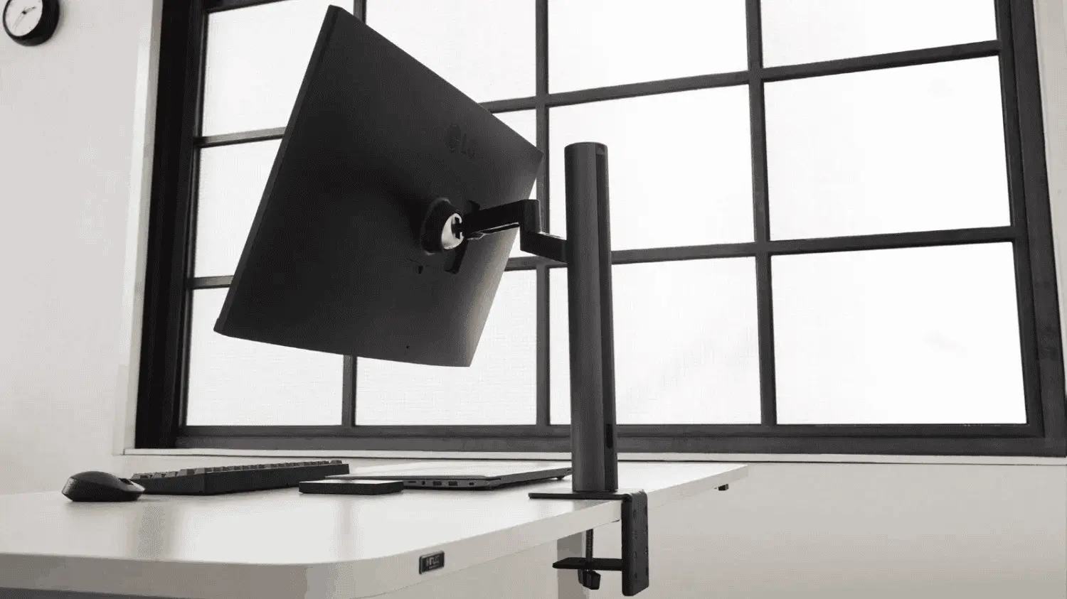 lg ultrafine ergo 1
