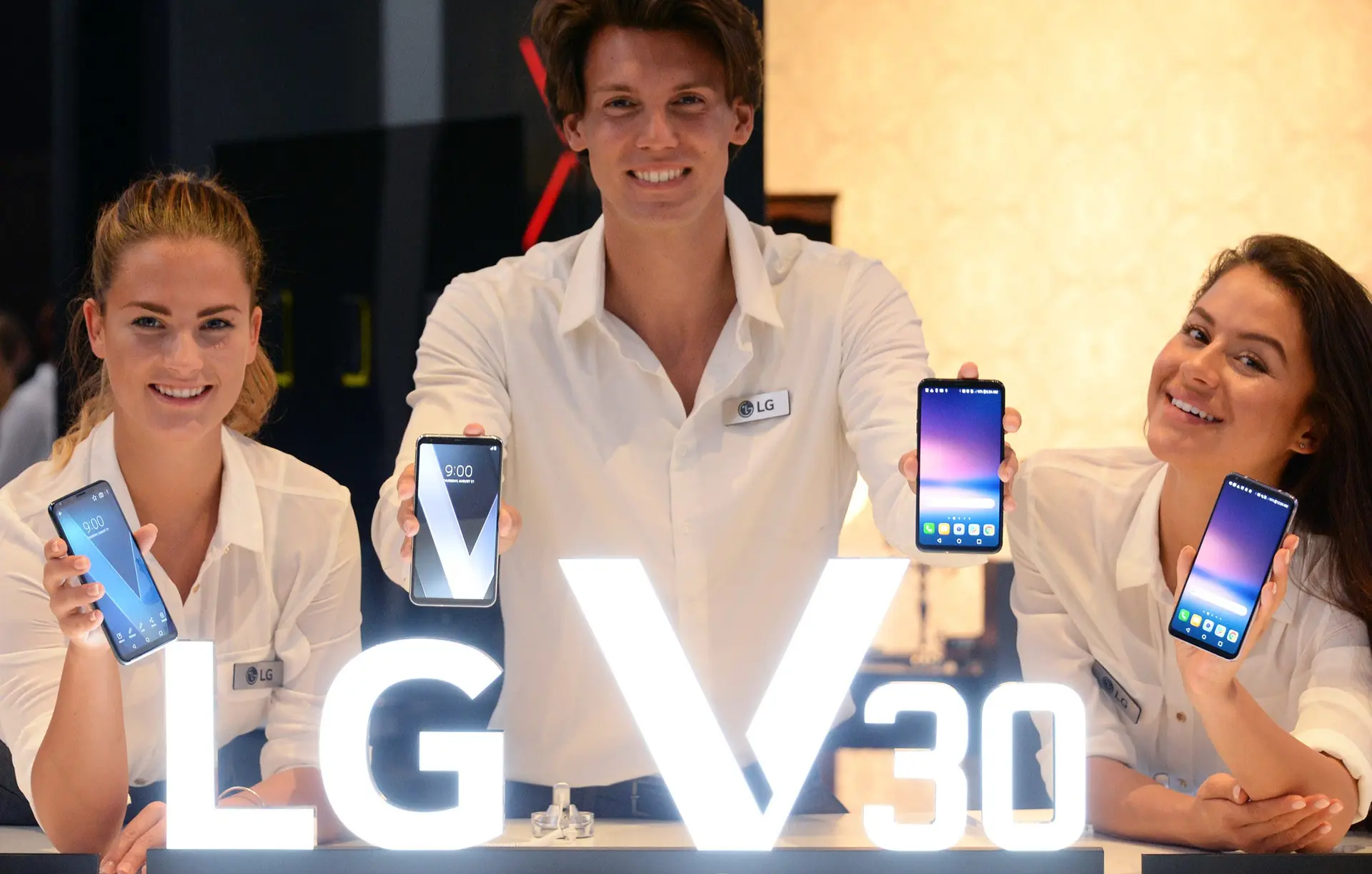 lg v30 vs v30 plus differences 000