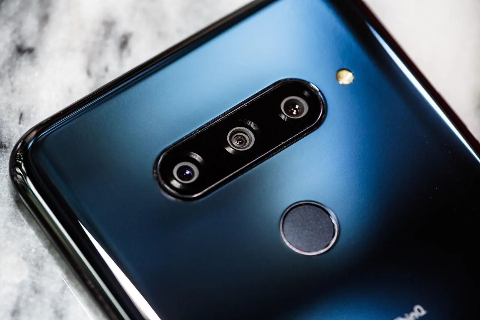 lg v40 thinq 8709