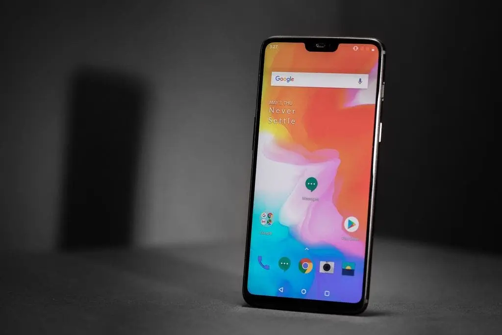 oneplus 6 hero promo hoyle 4 3000x2000x