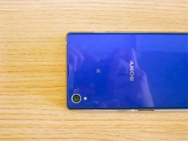 oneplus one xperia z1 image1