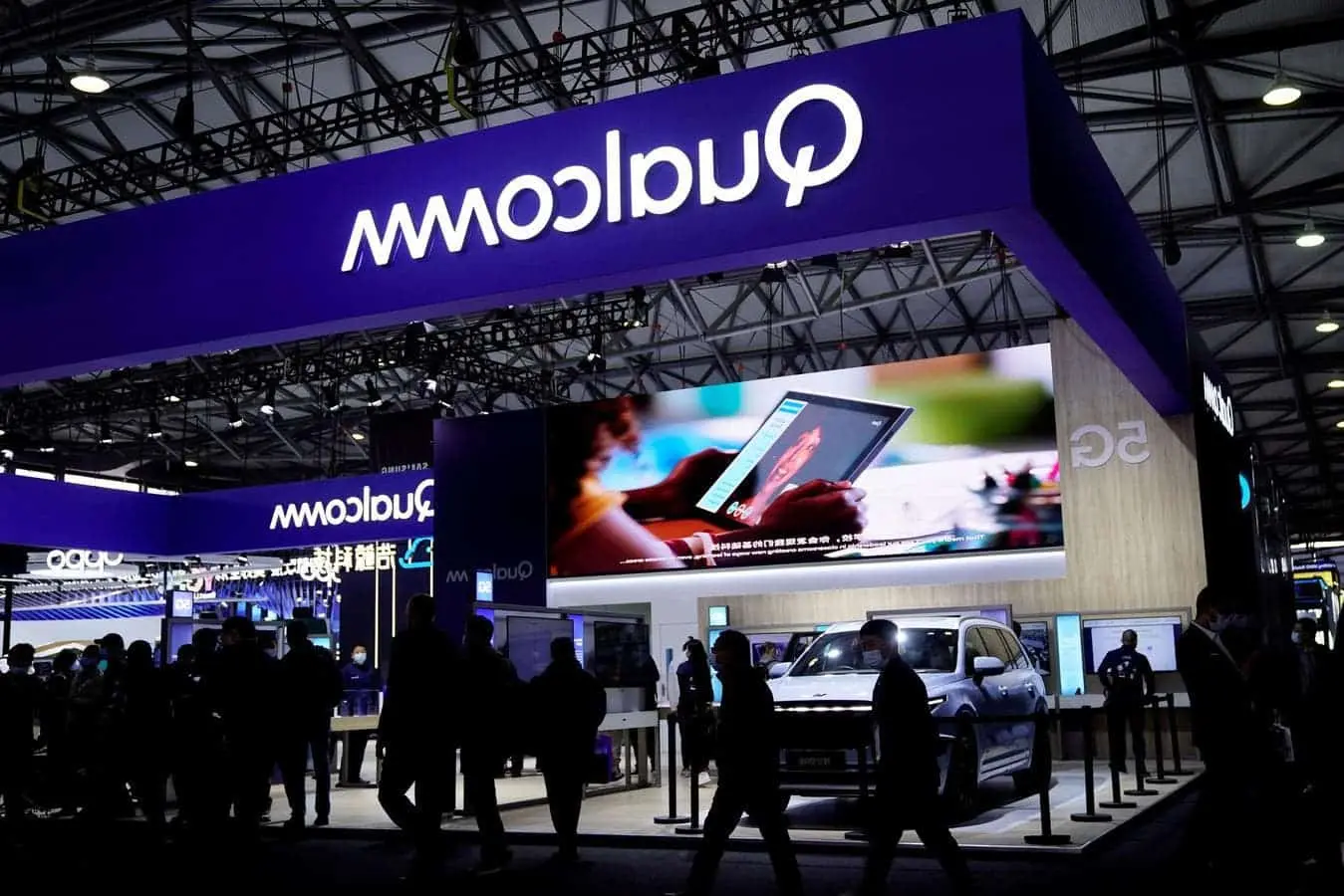 qualcomm diversifying from mobiles to supply chips for bmw self driving cars