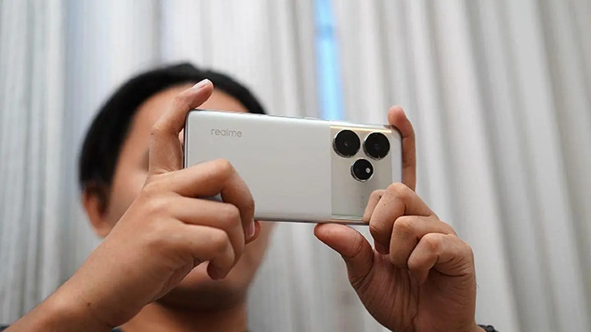 realme gt6 a 1