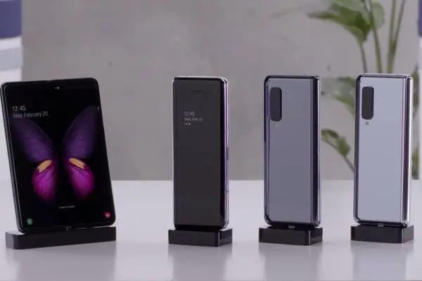 samsung galaxy fold 1