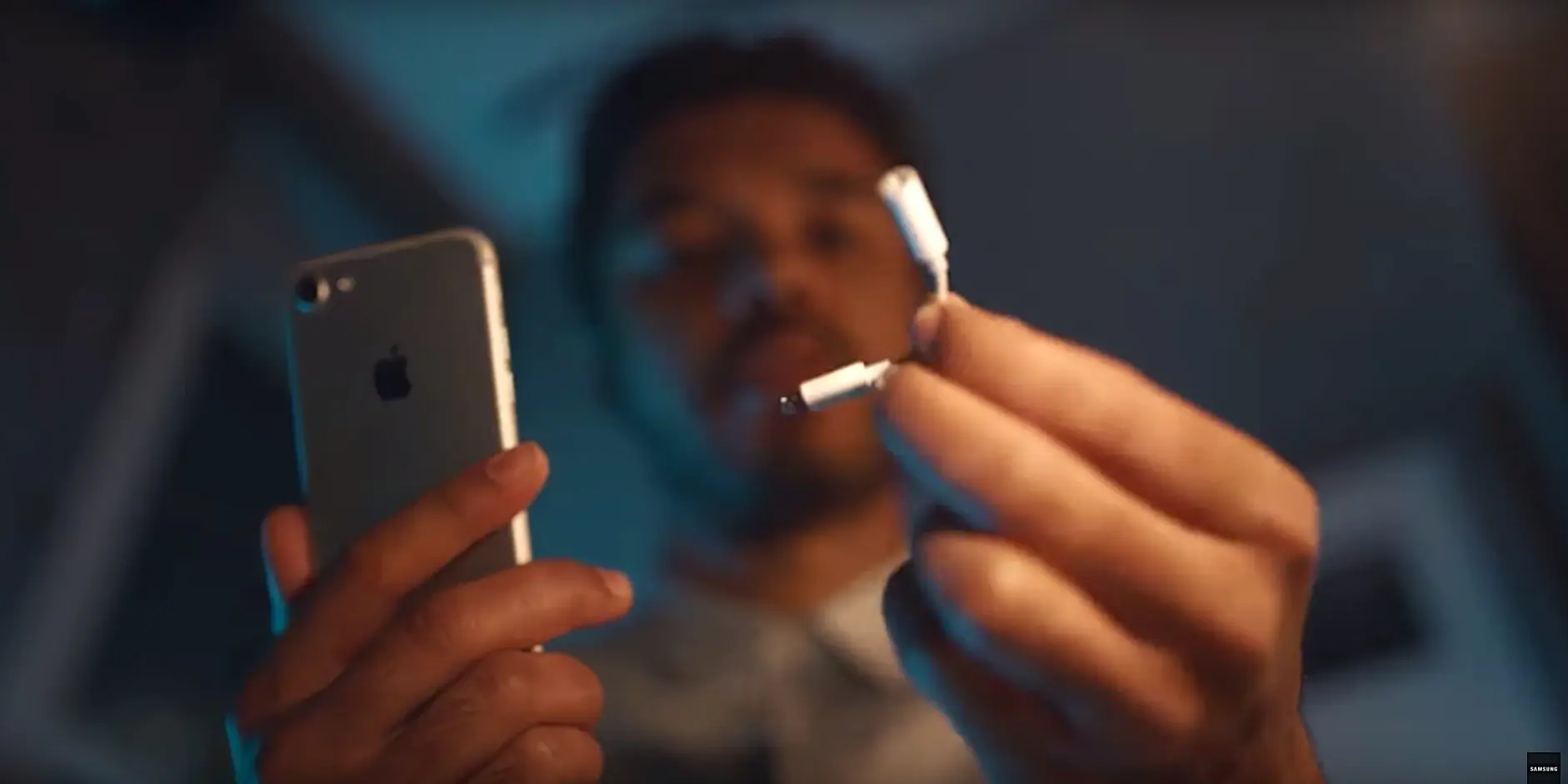samsung trolls iphone