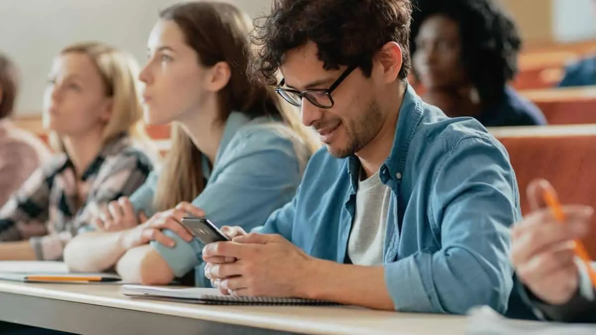smartphones in the classroom yay or nay source shutterstock