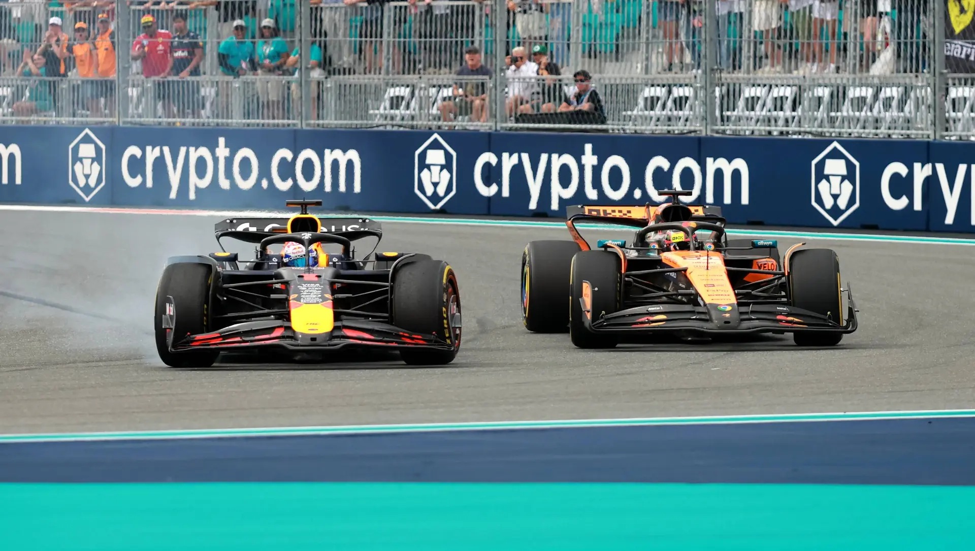 Piastri overtakes Verstappen
