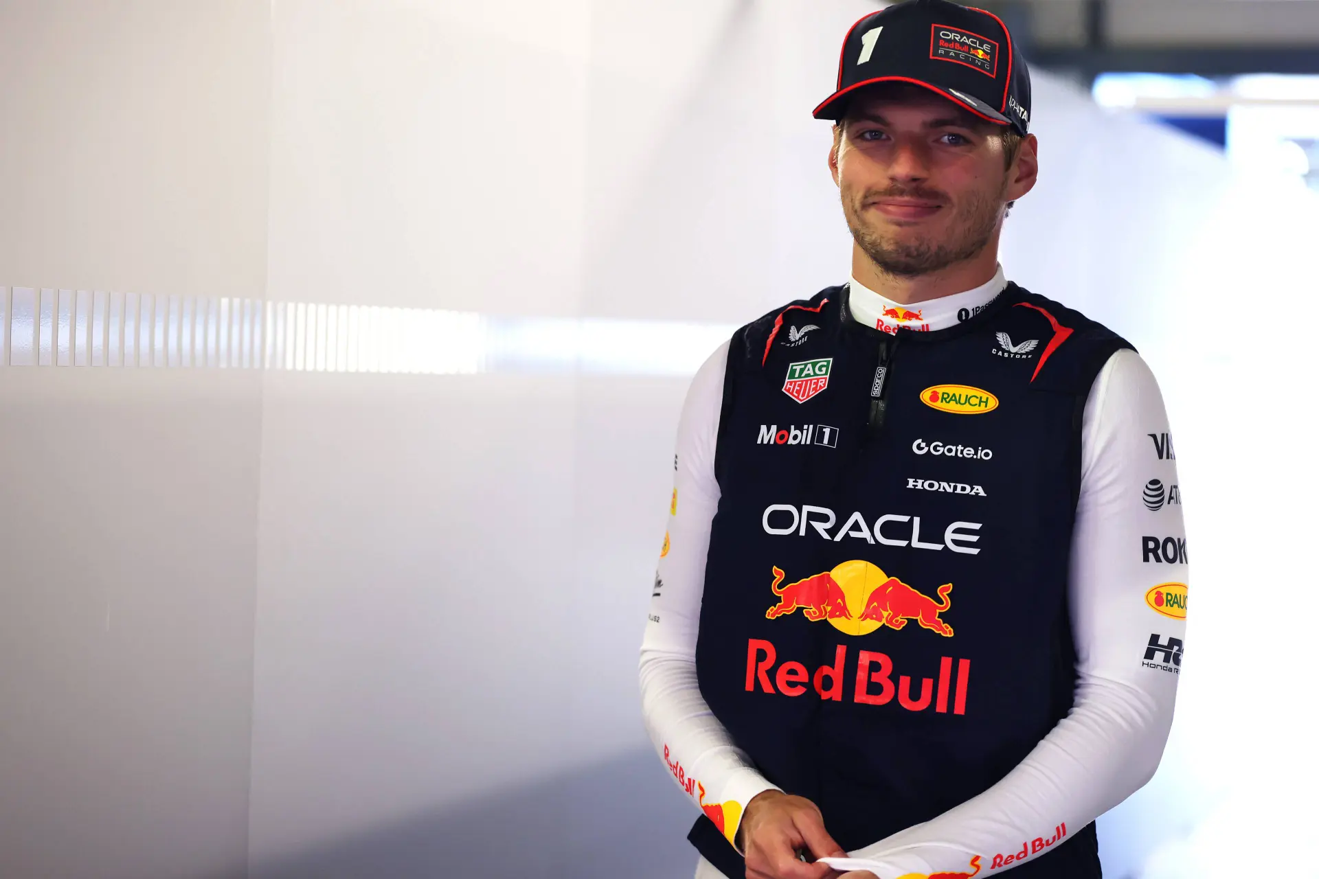 Max Verstappen in de Red Bull Racing faciliteiten.