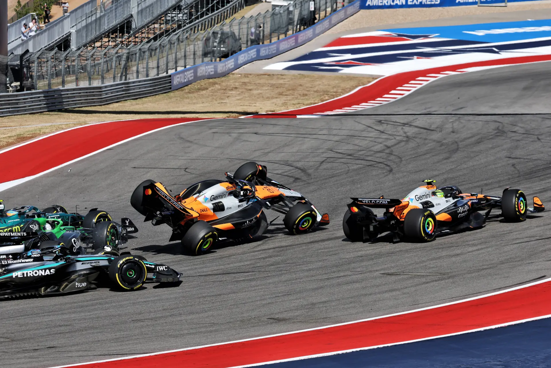 lap1-crash-piastri-norris-hulkenberg-mclaren-us-gp-cota-jpg