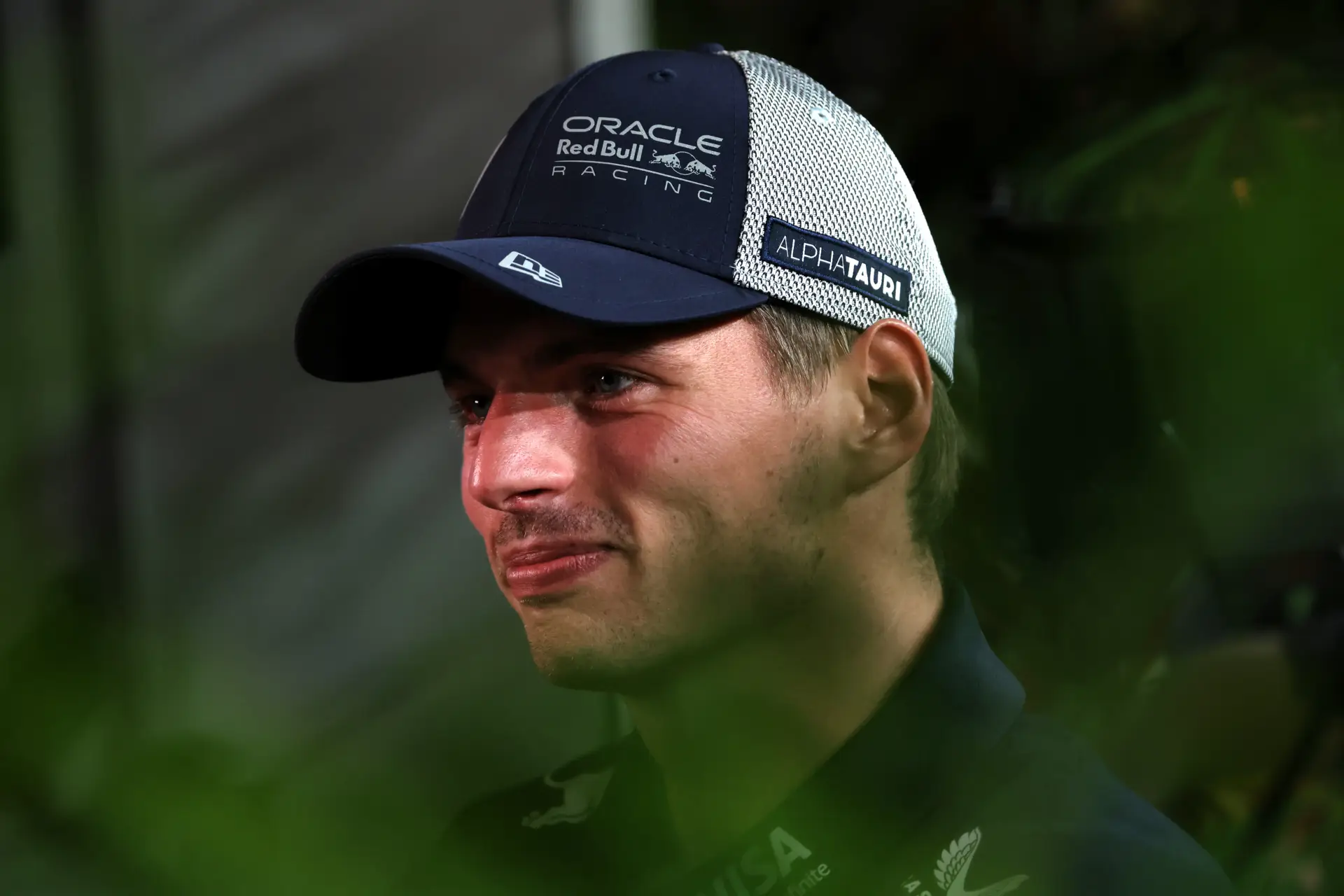 verstappen-singapore-paddock