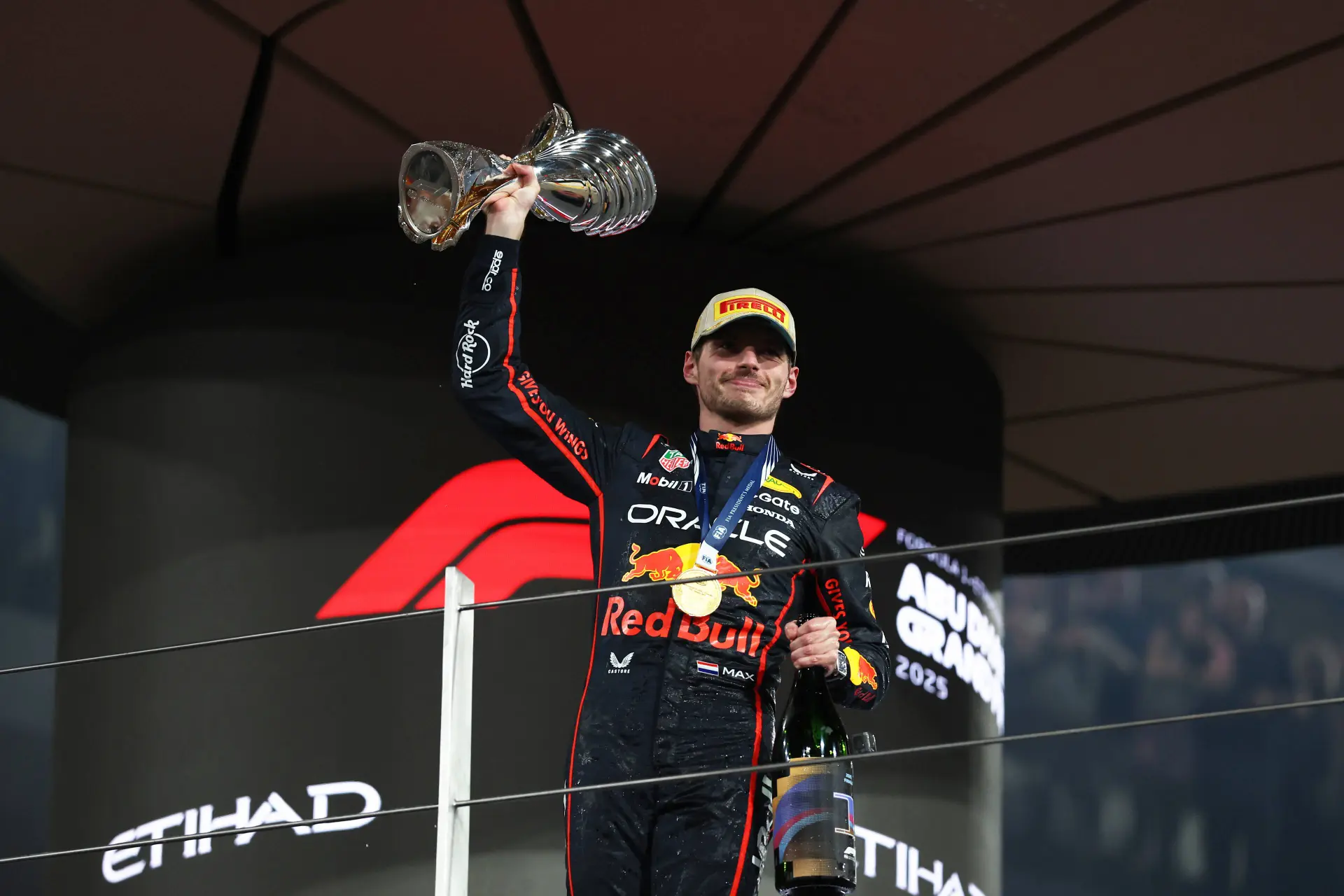 max-verstappen-abu-dhabi-red-bull-jpg