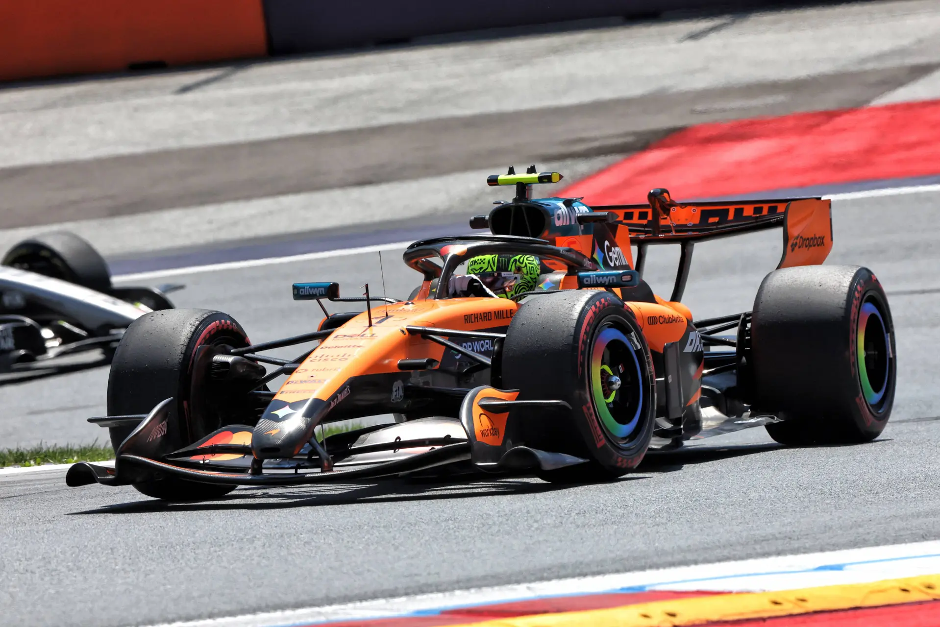 lando-norris-mclaren-rear-wing-austria-mcl40-jpg