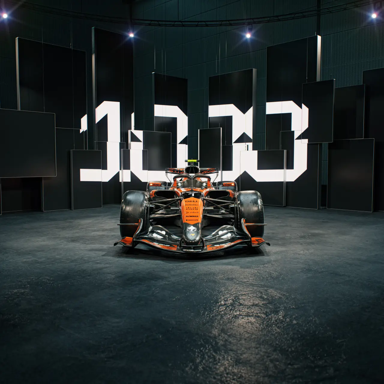 MCL40_1000_Livery_Hero_4