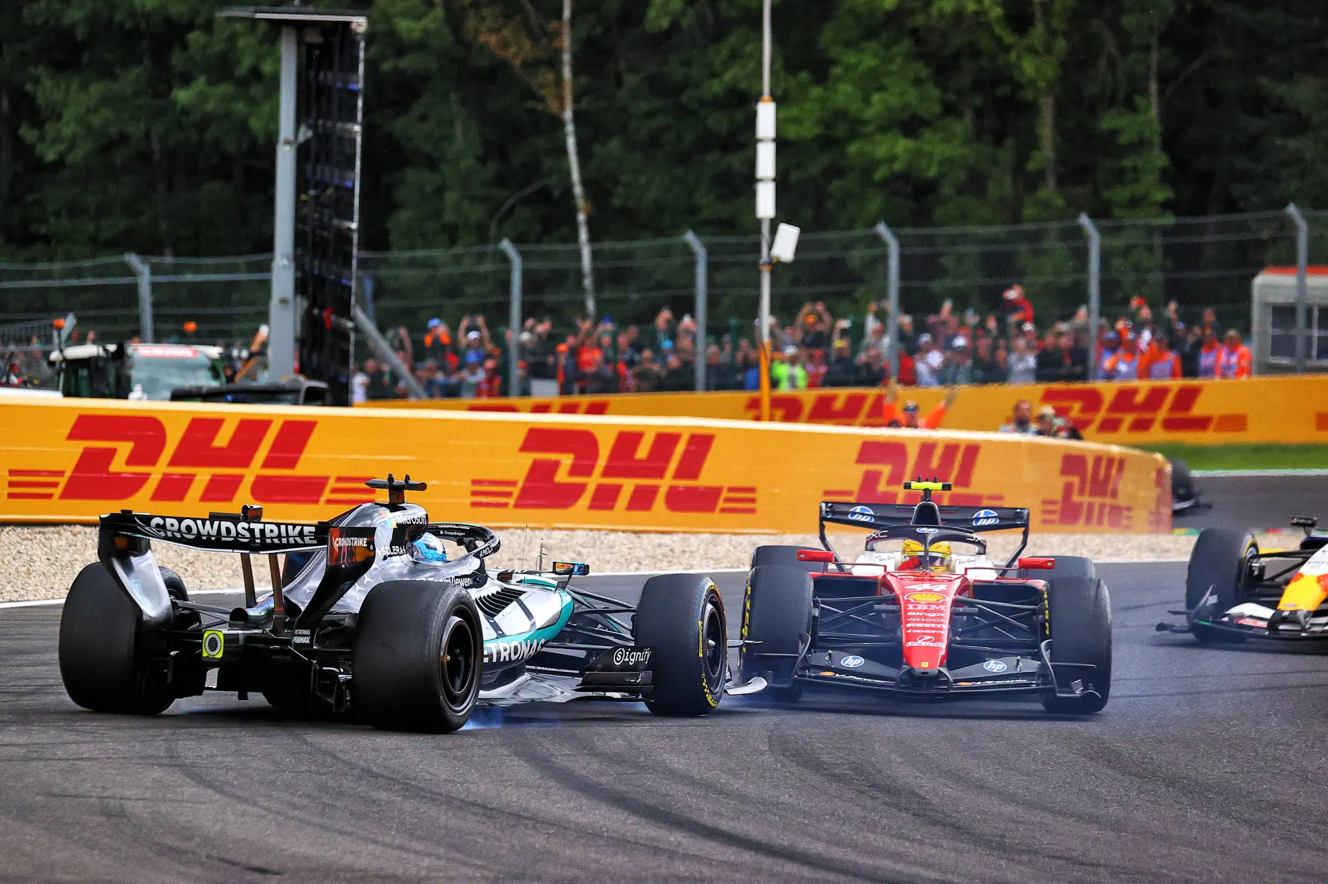 george-russell-lewis-hamilton-spin-belgie