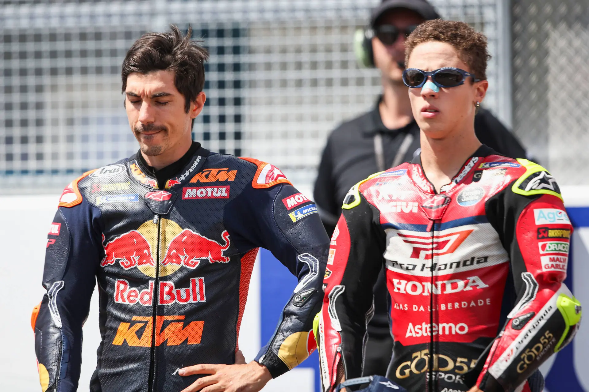 Maverick Vinales stands with Diogo Moreira