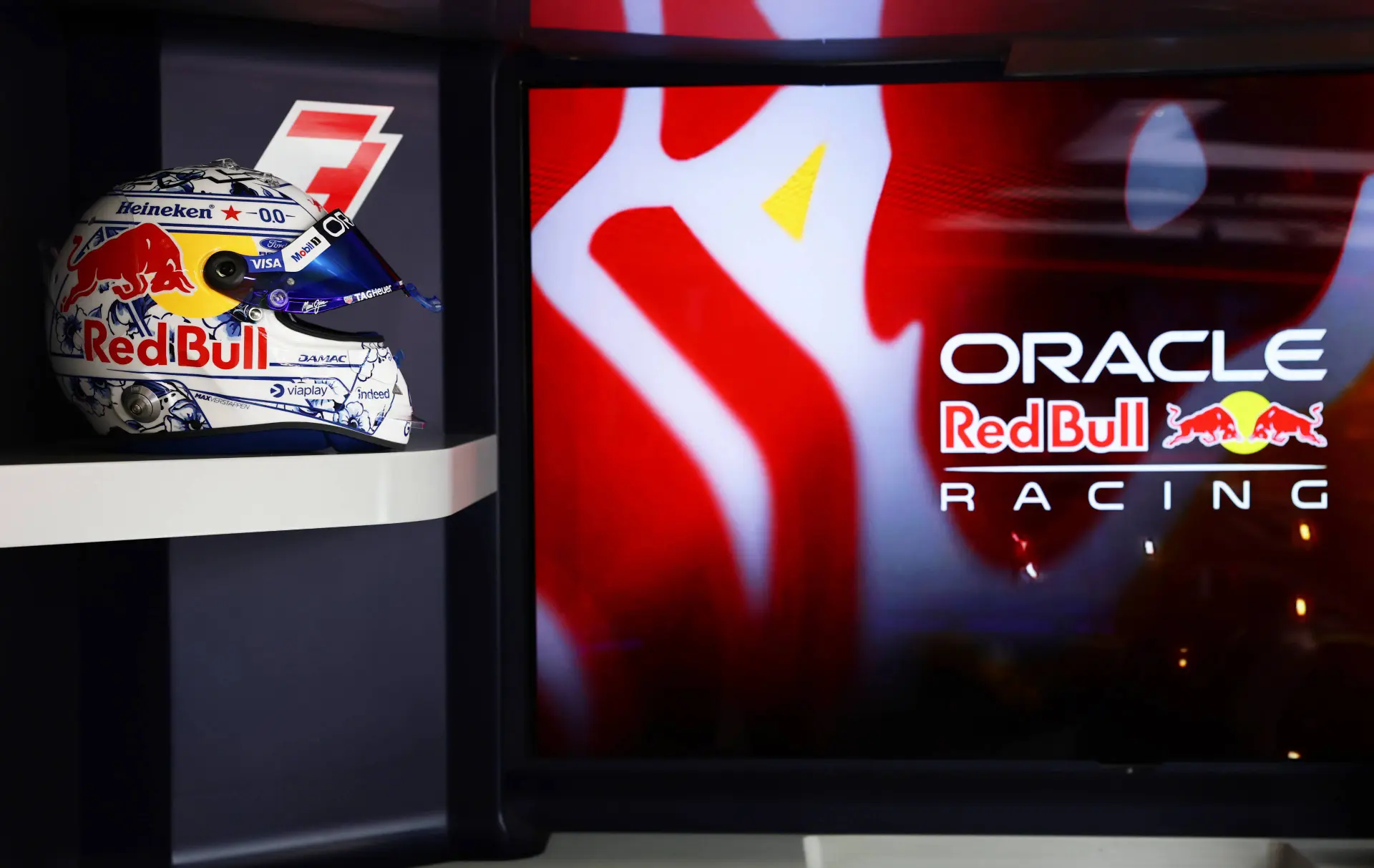 max-verstappen-helm-red-bull-zandvoort-dutch-gp