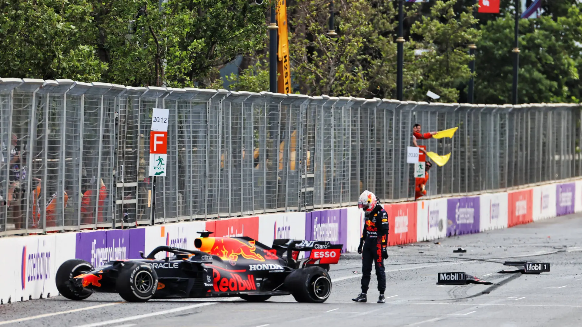 max-verstappen-baku-crash