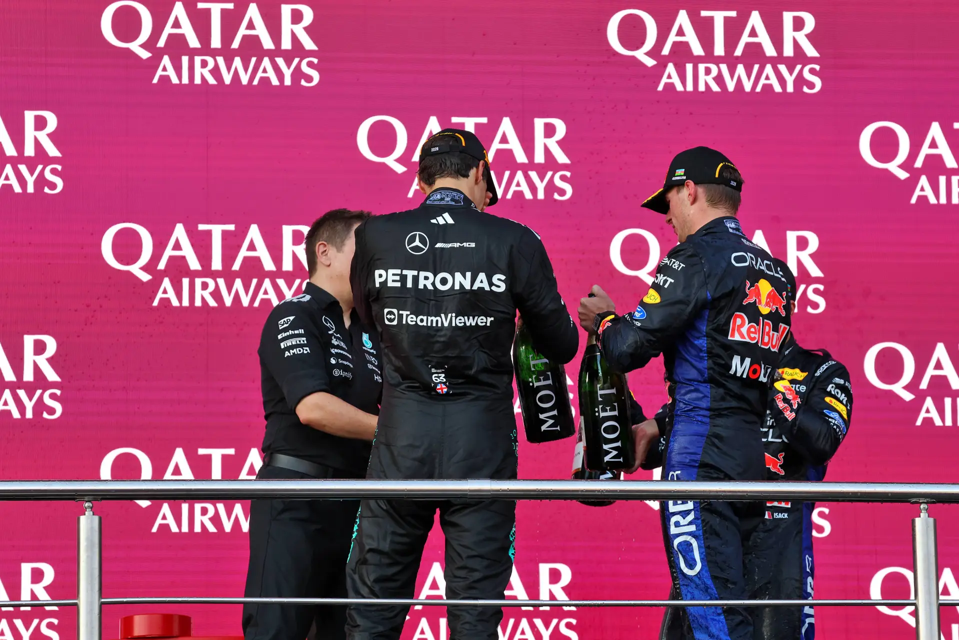 max-verstappen-george-russell-baku