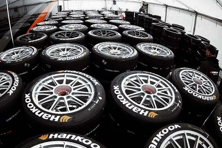 20170309 new generation of hankook racing tyres for the dtm 2017 season 1 002
