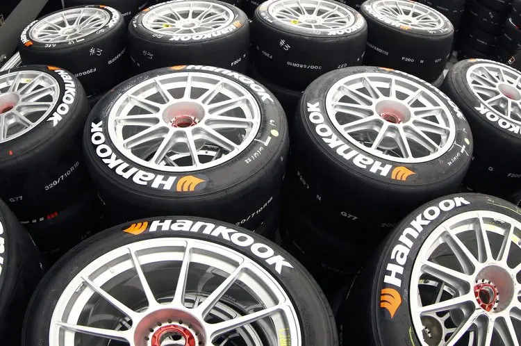 20170309 new generation of hankook racing tyres for the dtm 2017 season 1