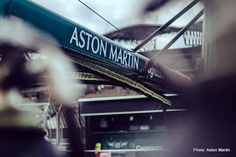 aston martin logo pit stall