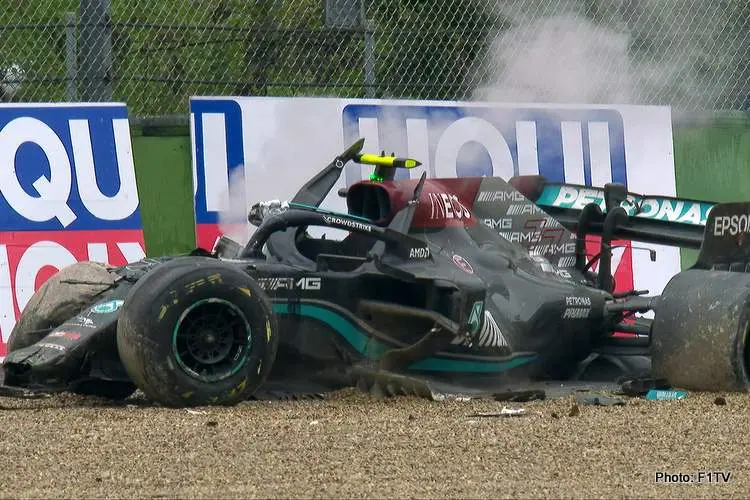 bottas crash photo