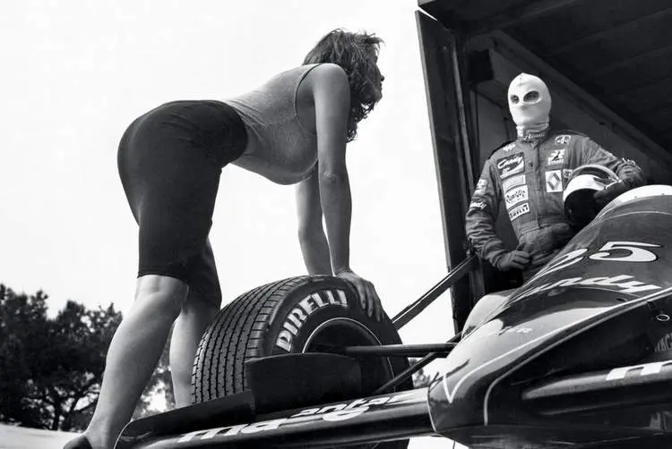 calendrier pirelli 50 ans helmut newton