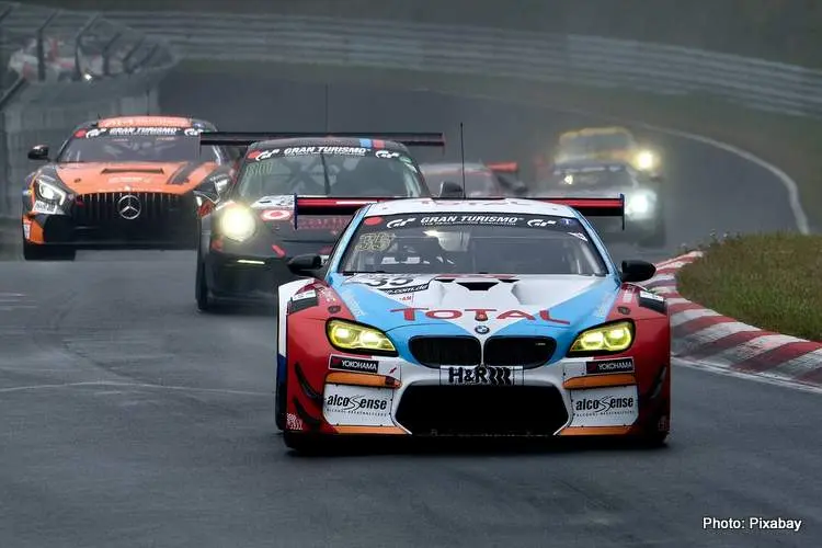 car racing 4394450 1920