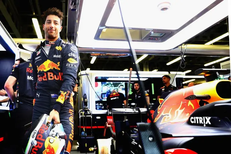 danielricciardoazerbaijanf1grandprixpok0bpyifeux