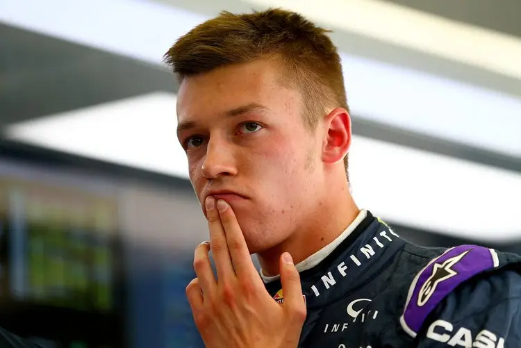 daniil kvyat f1 grand prix bahrain qualifying rbg1a2m v ox