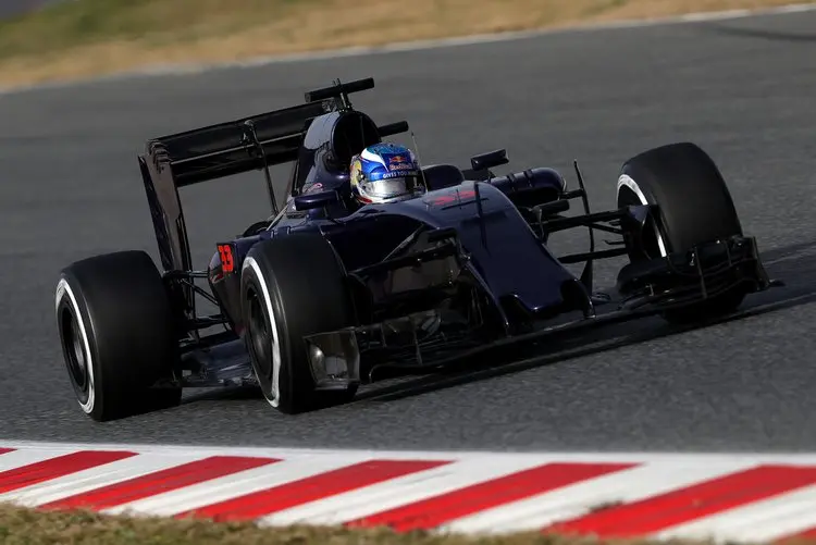 f1testingbarcelonadaytwozmmerteh5ihxverstappen