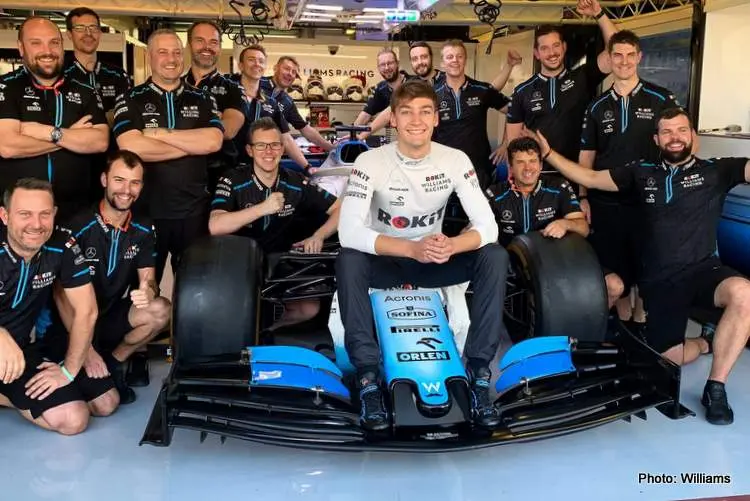 george russell and mechanics 2019 williams