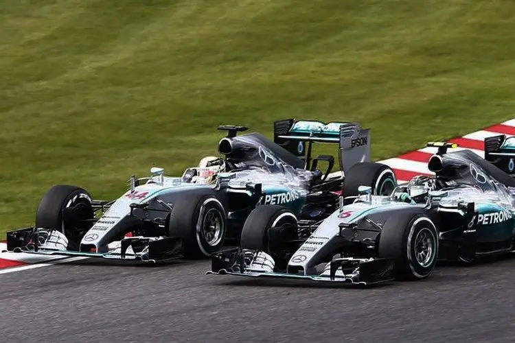 hamilton rosberg suzuka