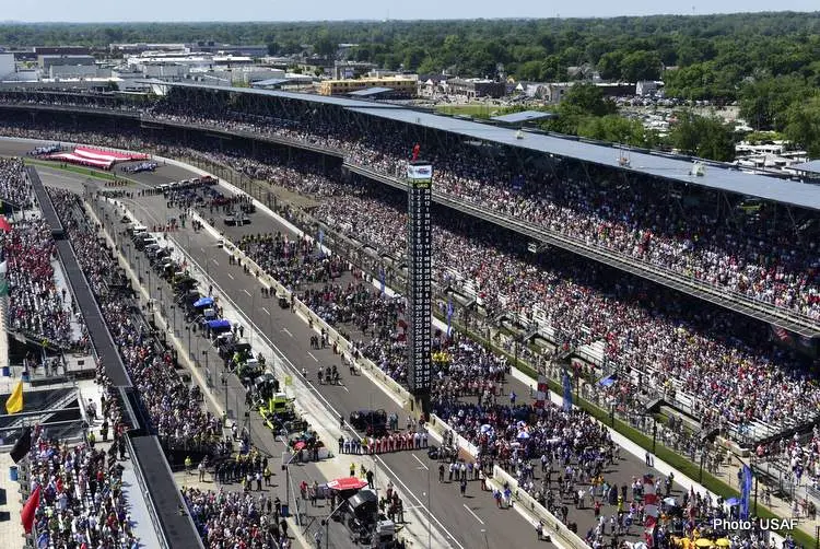 indy 500 crowd