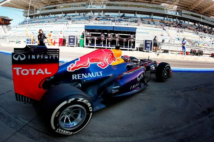infiniti red bull renault 3