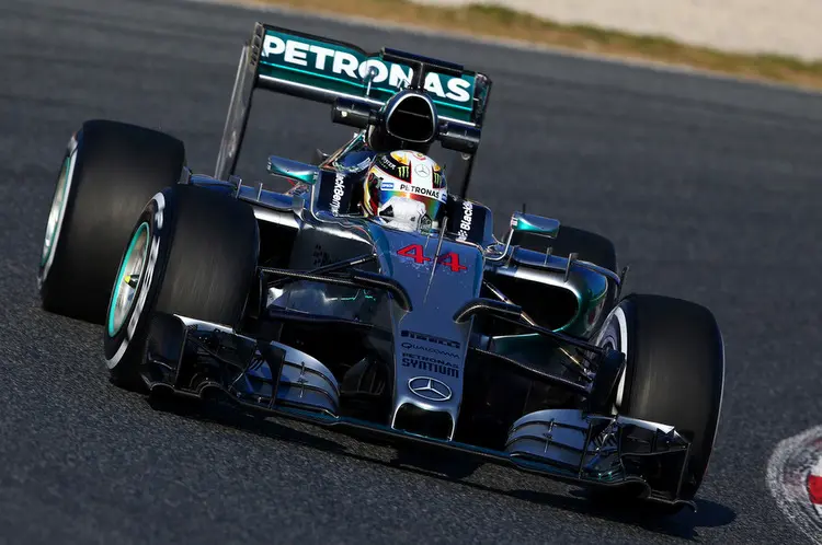 lewis hamilton f1 testing barcelona day one s1 bzvajfyfx
