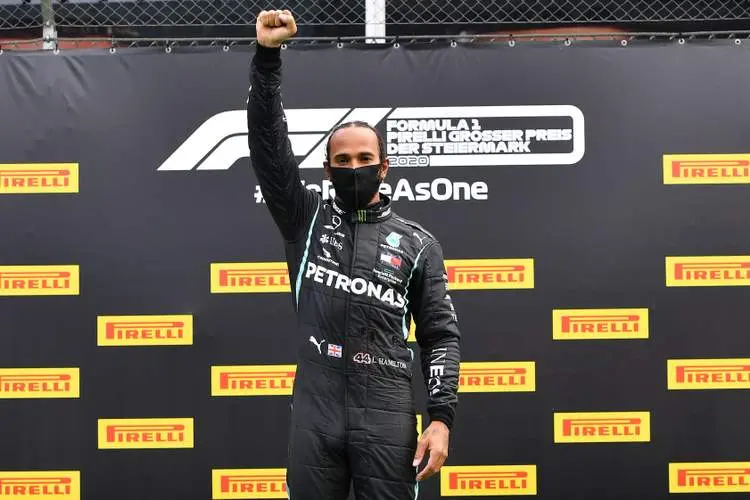 lewis hamilton salute