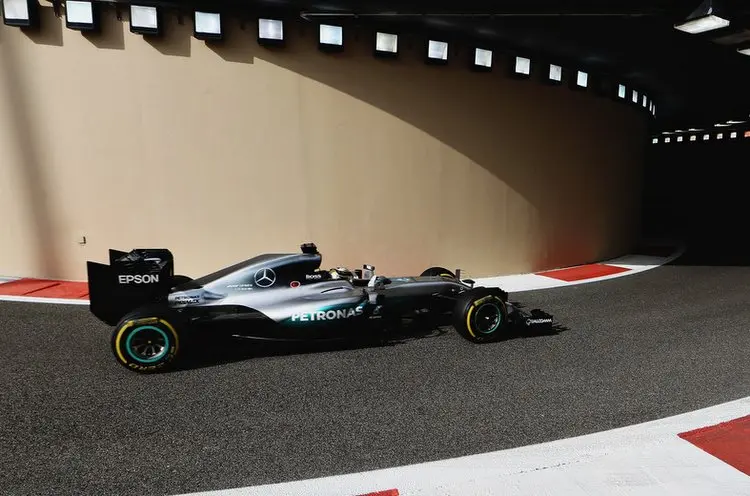 lewishamiltonf1grandprixabudhabipractice m1wvzuwcevx