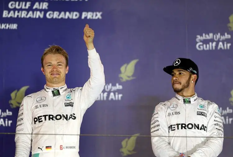 lewishamiltonf1grandprixbahrainrosberg 001